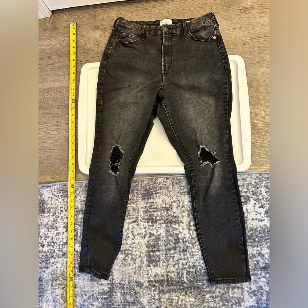 True Craft Curvy High Rise Skinny Jeans Black Size: 12